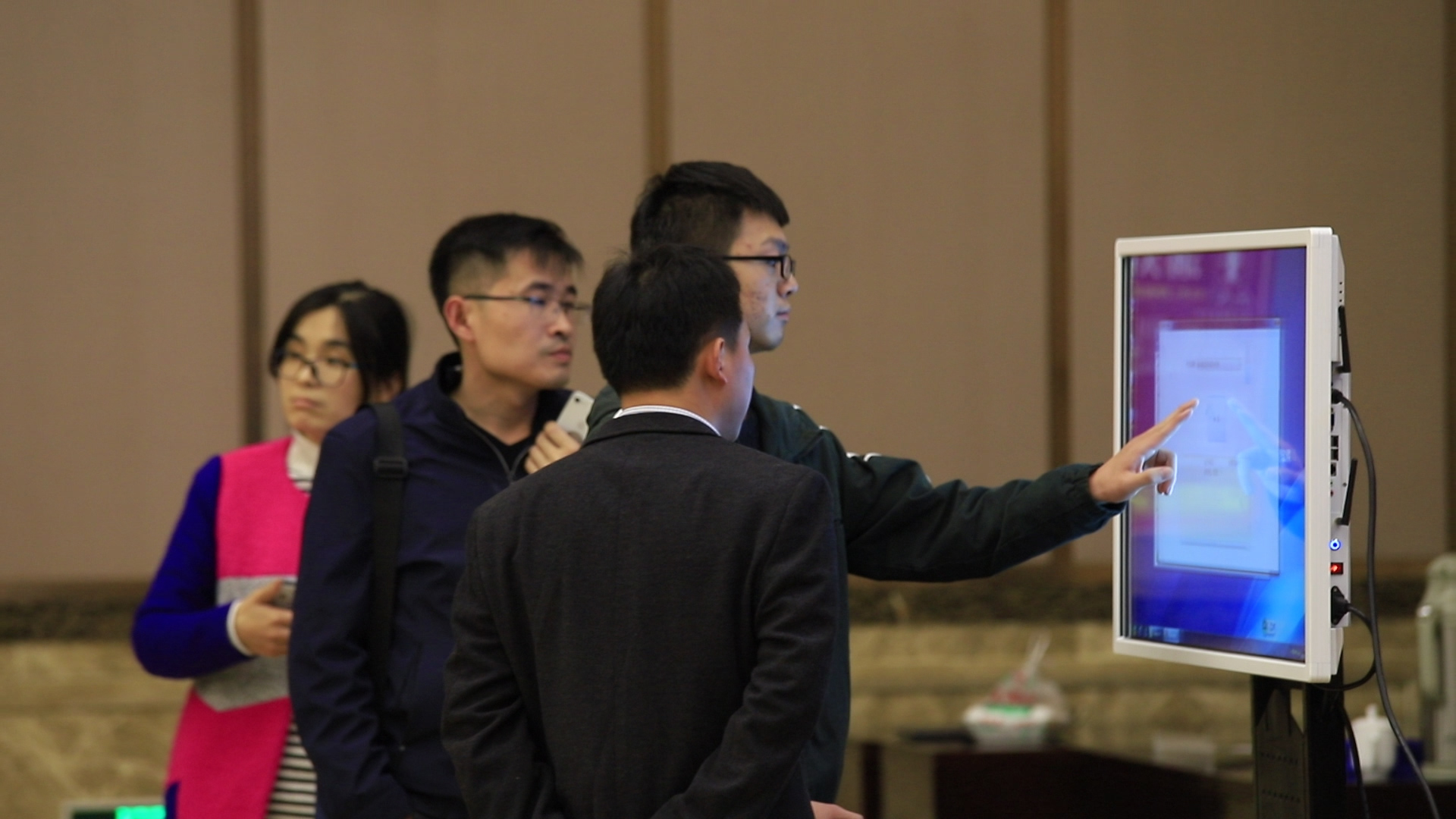 序列 01.00_02_44_01.静止033.jpg 序列 01.00_02_44_01.静止033.jpg