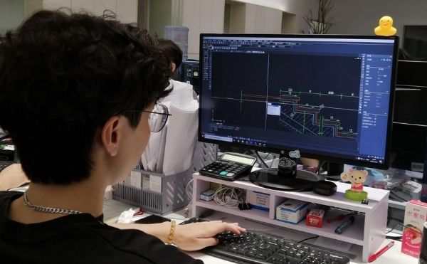 图/山水比德设计人员使用luck18网址开展项目设计